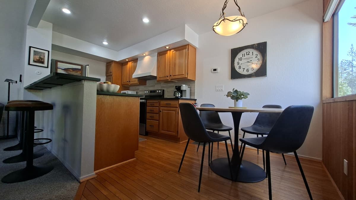 Cozy End Unit with Two Decks Near Lake & Northstar - Photo 5