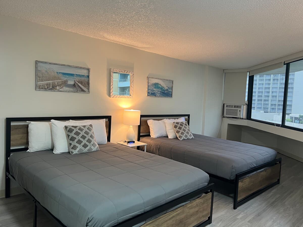 Waikiki Summer Stay Near Everything | 4 Studios - Photo 5