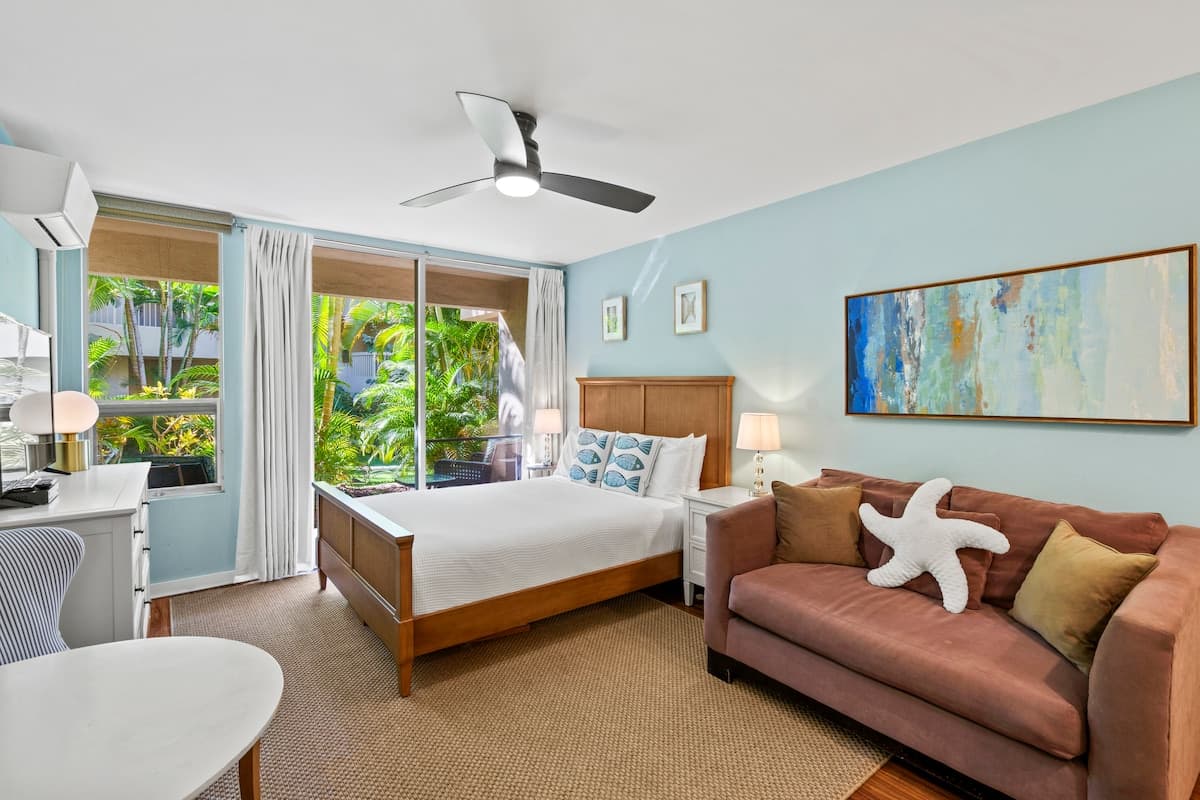 Condo in Kihei · ★4.92 · Studio · 1 bed · 1 private bath - Photo 2