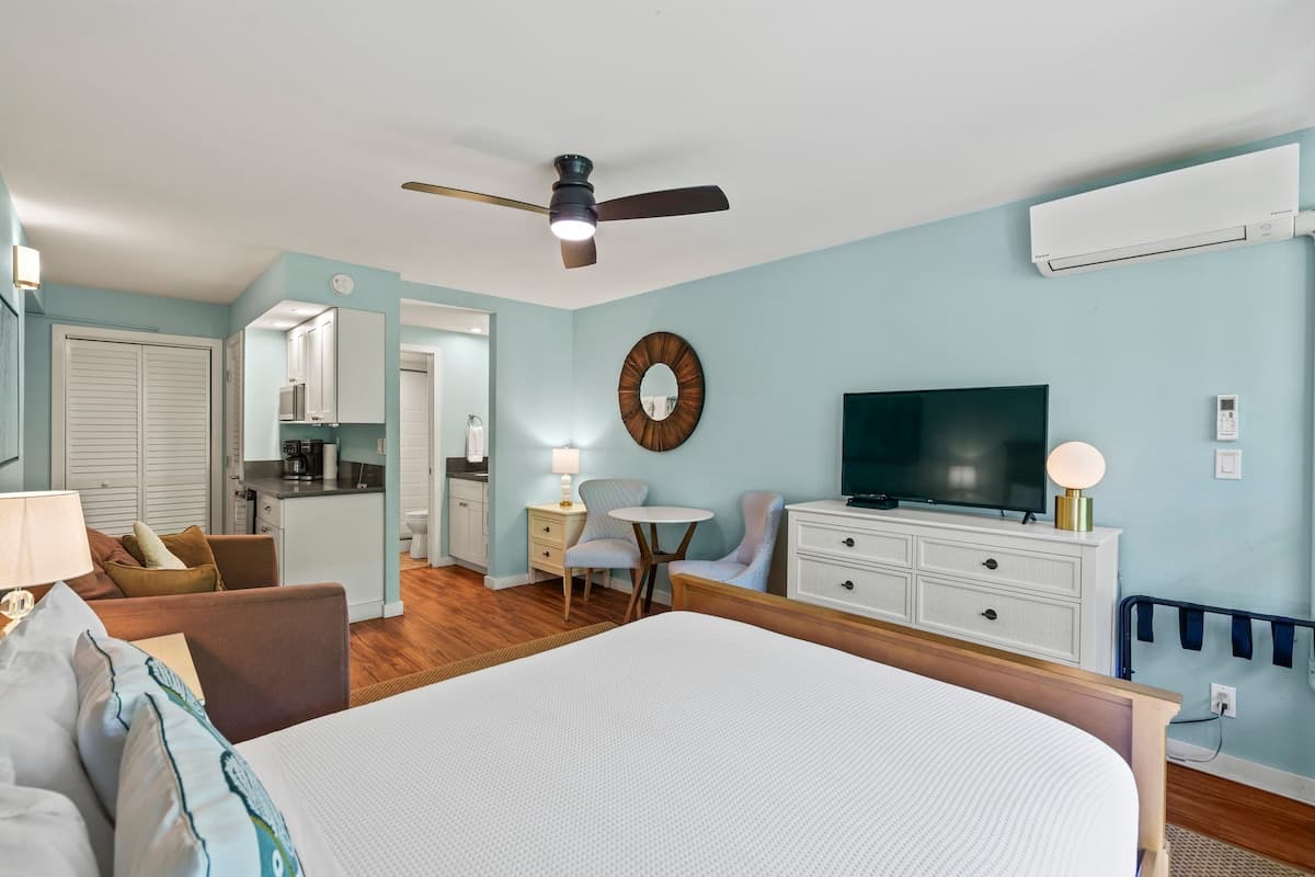 Condo in Kihei · ★4.92 · Studio · 1 bed · 1 private bath - Photo 3