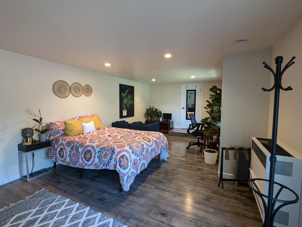 Charming studio/in-law unit, 4blks to BART & shops - Photo 1