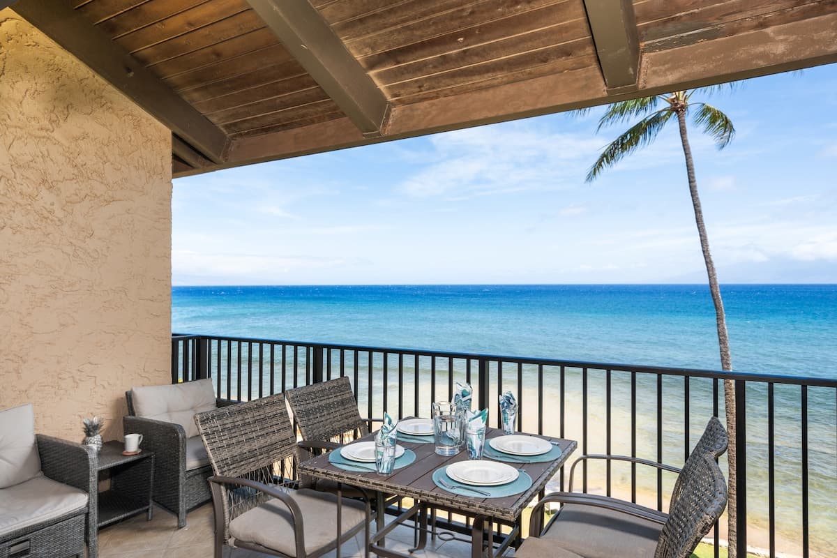 Condo in Lahaina · ★4.67 · 3 bedrooms · 4 beds · 3 baths - Photo 1