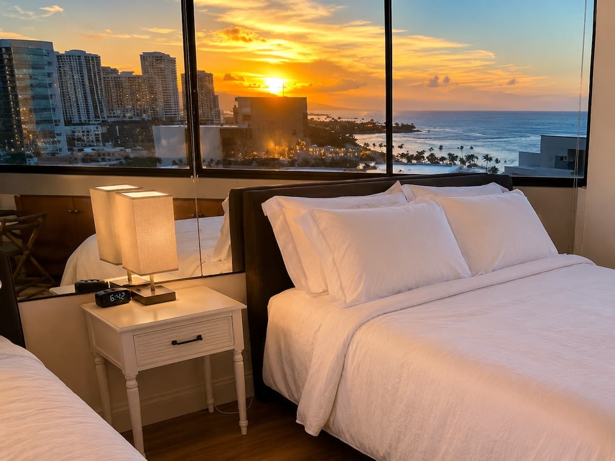 Condo in Honolulu · ★4.74 · 1 bedroom · 2 beds · 1 private bath - Photo 1