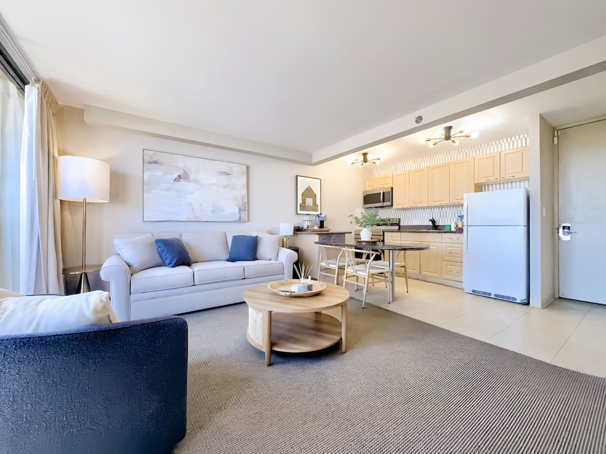 21F-Beautiful Waikiki 1BR-Near Beach~ - Photo 1