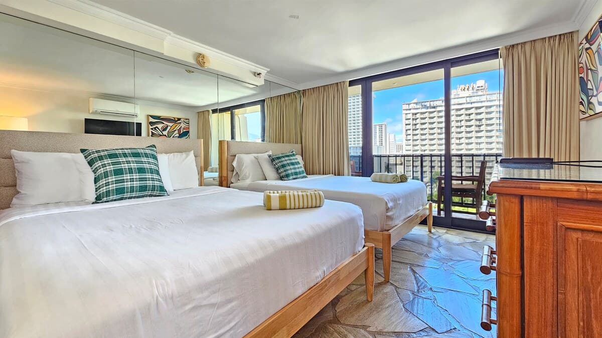 BMB 1204 Ideal Hawaiian retreat ½Block to Beaches - Photo 2
