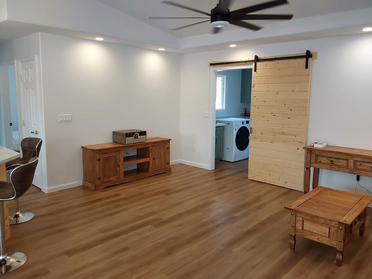 Home in Pahoa · ★5.0 · 2 bedrooms · 2 beds · 1 private bath - Photo 3