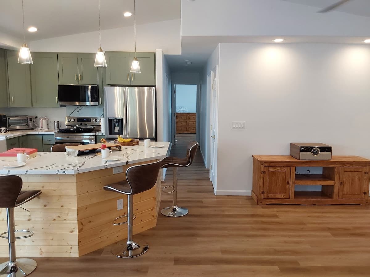 Home in Pahoa · ★5.0 · 2 bedrooms · 2 beds · 1 private bath - Photo 5
