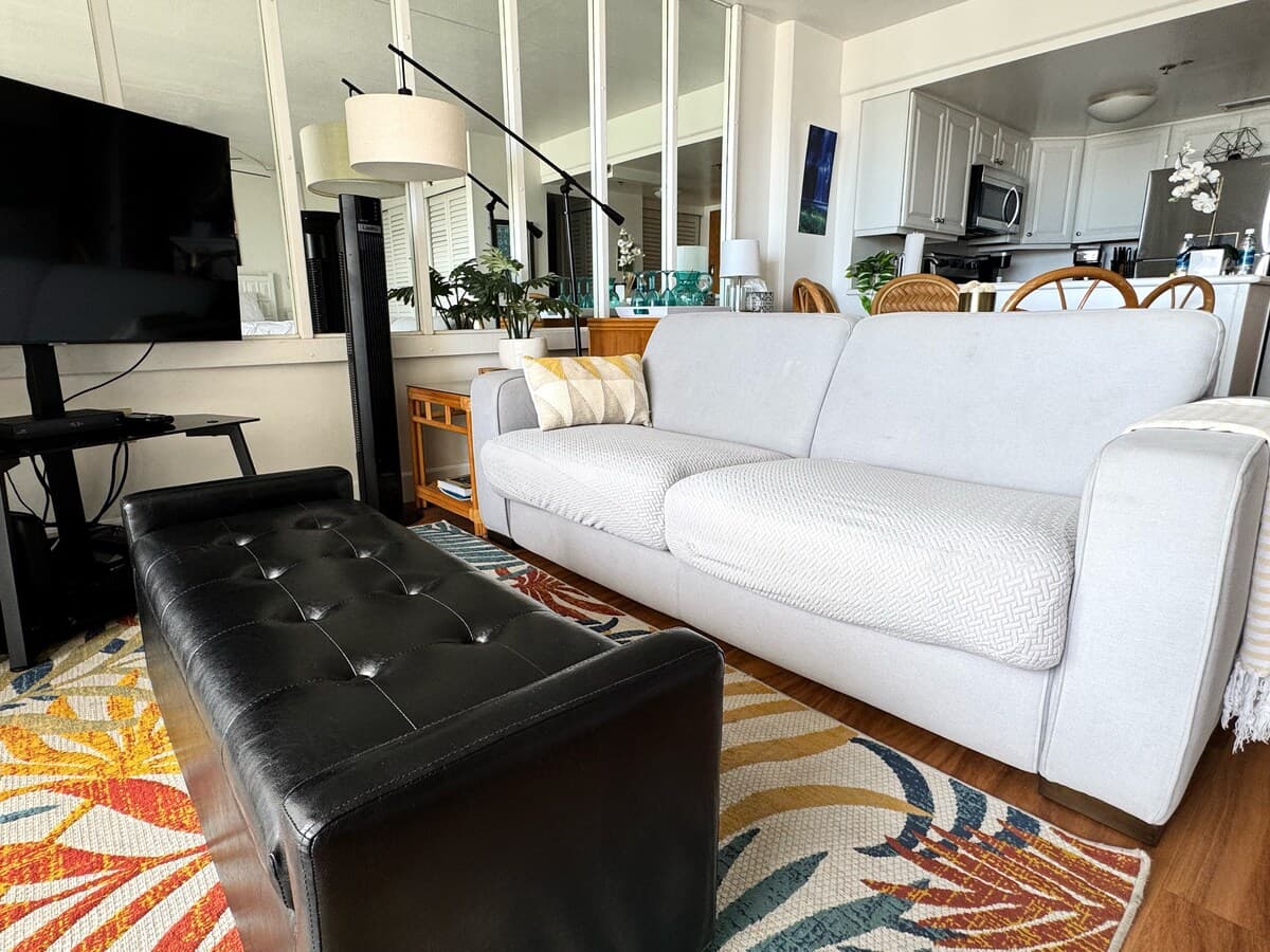Condo in Honolulu · ★4.98 · Studio · 2 beds · 1 private bath - Photo 3