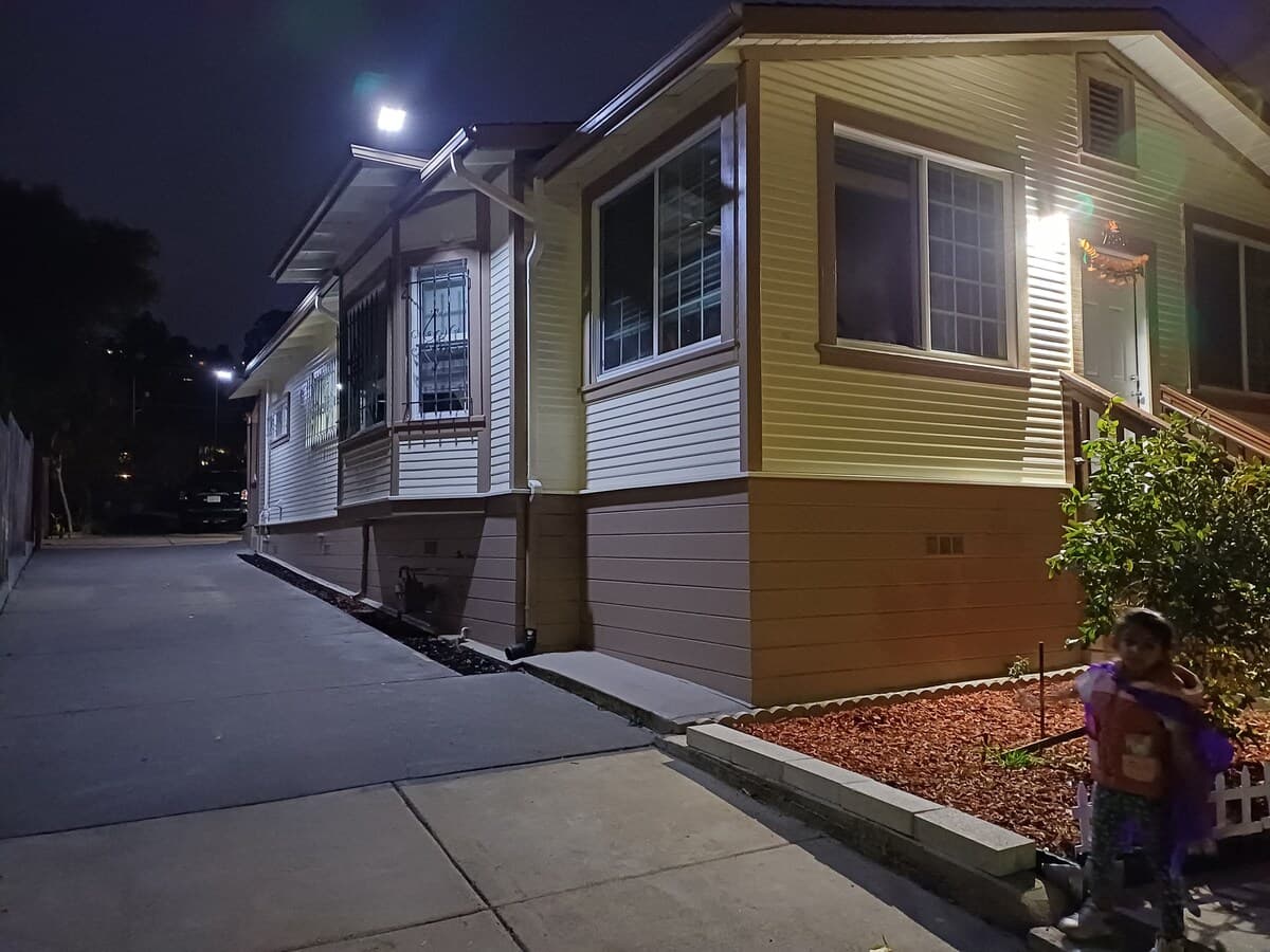 Cozy Oakland Guest House with Fireplace & Yard - Photo 2
