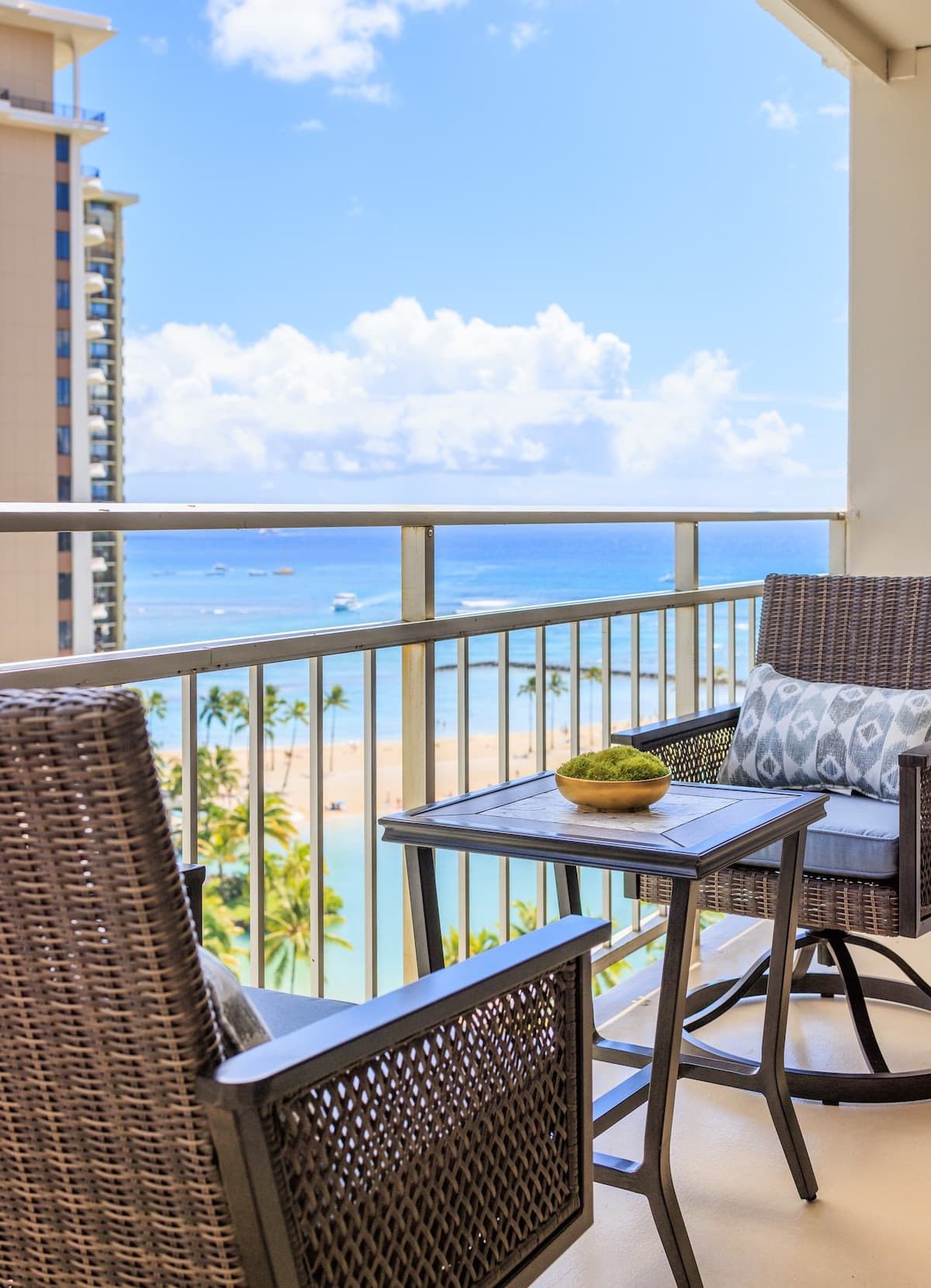 Charming Ilikai Condo with Ocean View-Free Parking - Photo 2