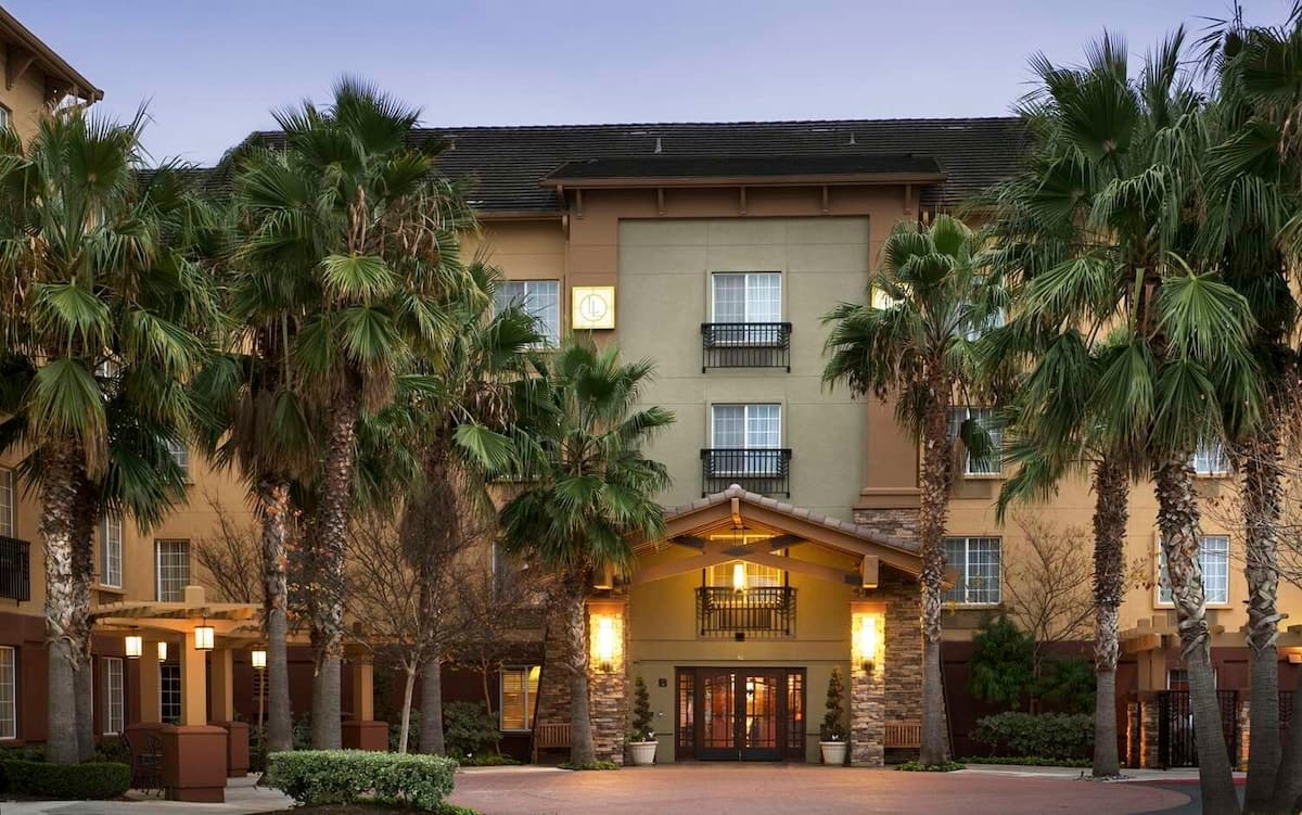 2 Hotel Rooms Near CSU & Raging Waters - Photo 3