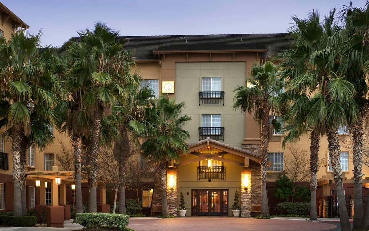 3 Hotel Rooms Near CSU Sacramento & Raging Waters - Photo 4