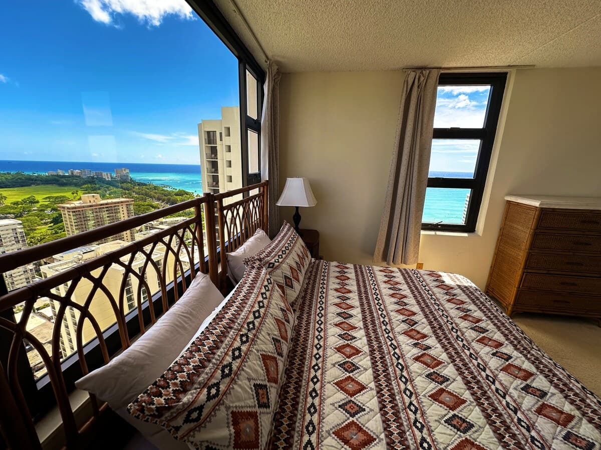 Ocean view Waikiki Banyan condo. Free parking! - Photo 5