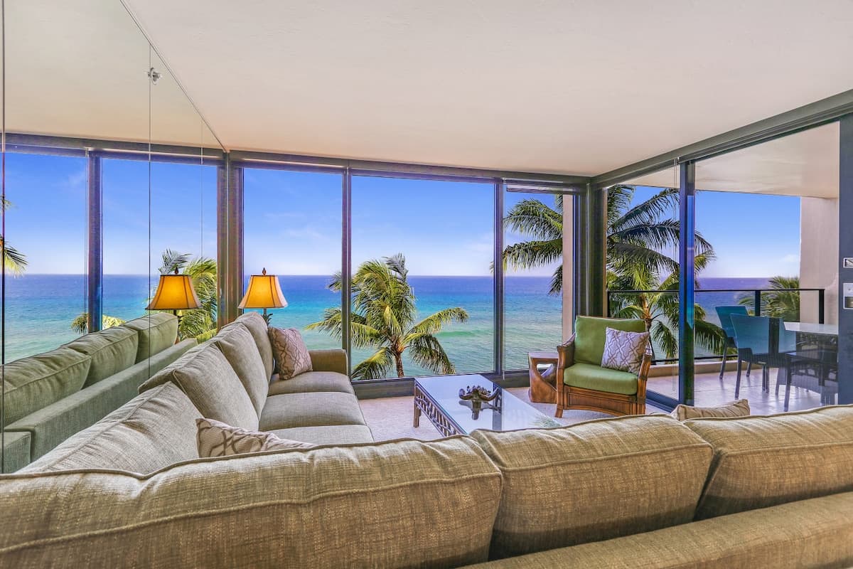 Condo in Lahaina · ★4.97 · 1 bedroom · 2 beds · 1 bath - Photo 1