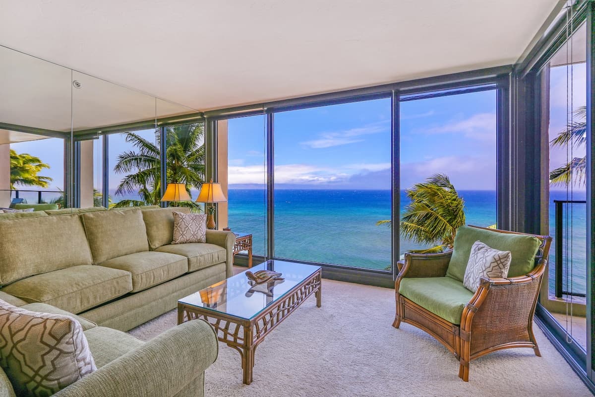 Condo in Lahaina · ★4.97 · 1 bedroom · 2 beds · 1 bath - Photo 3