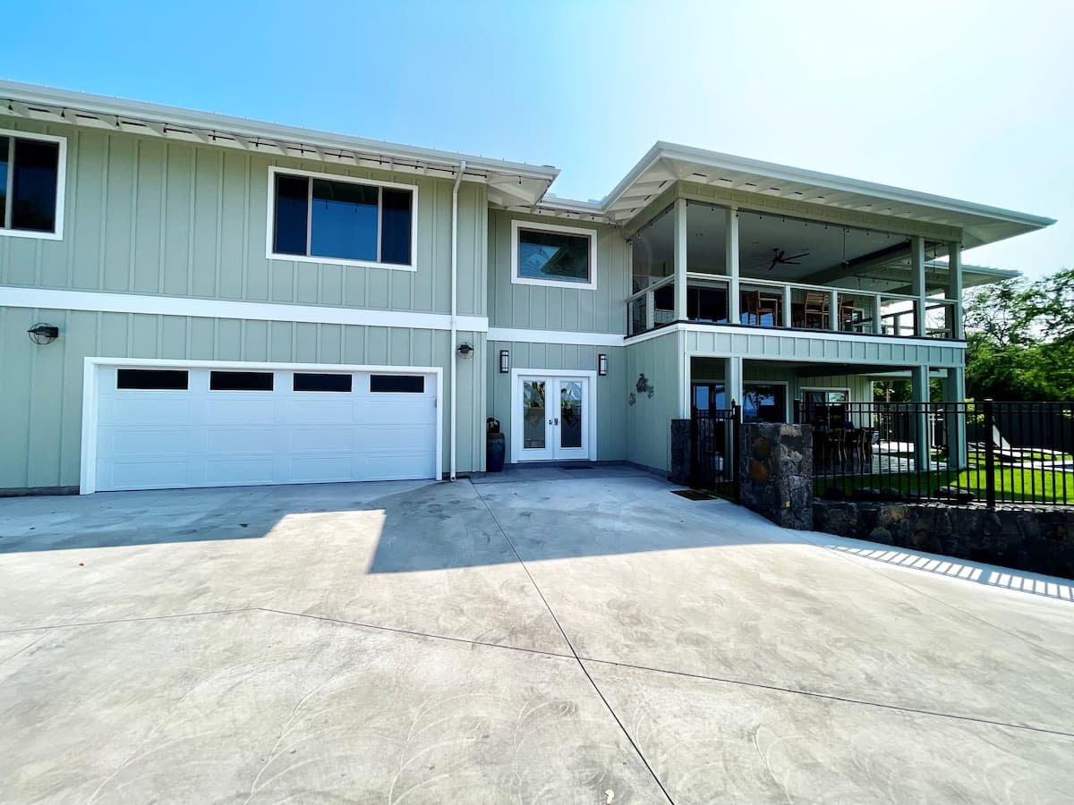 Home in Kailua-Kona · ★4.97 · 6 bedrooms · 12 beds · 5 baths - Photo 2