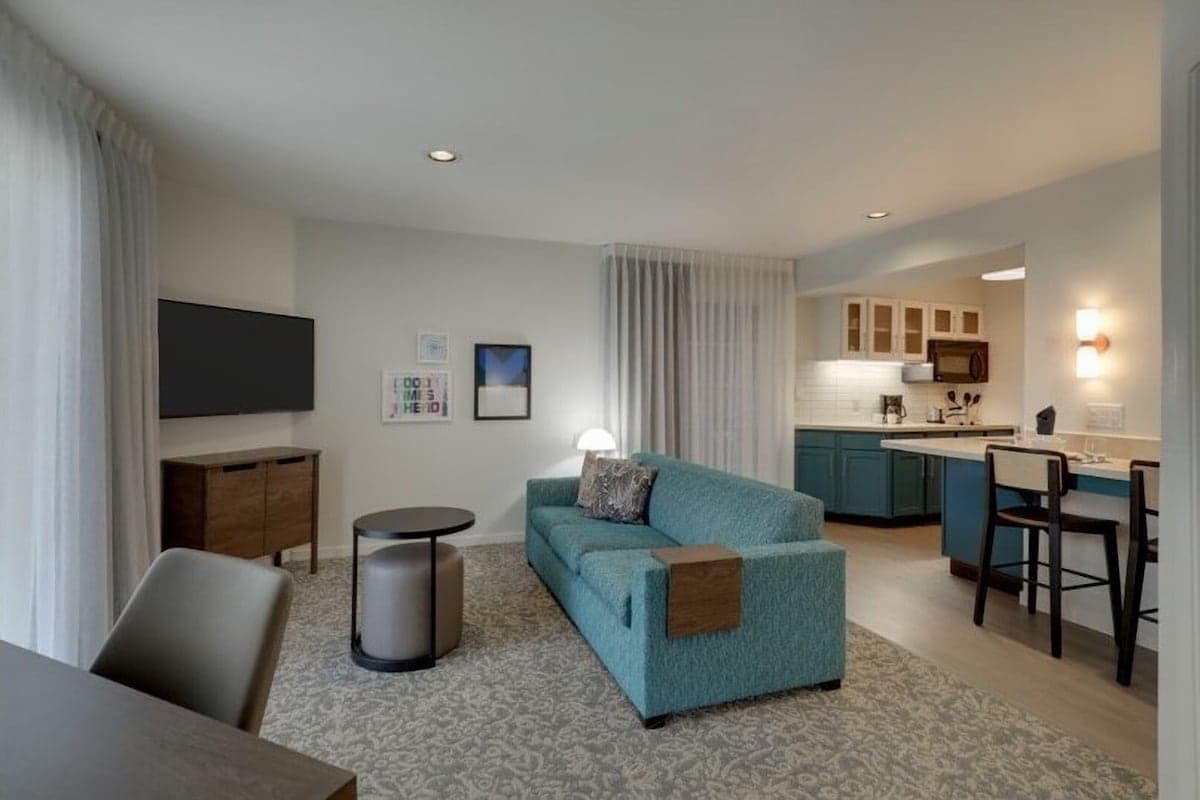 2-Room Hotel Suite, Pool, Pets OK in Sunnyvale - Photo 2