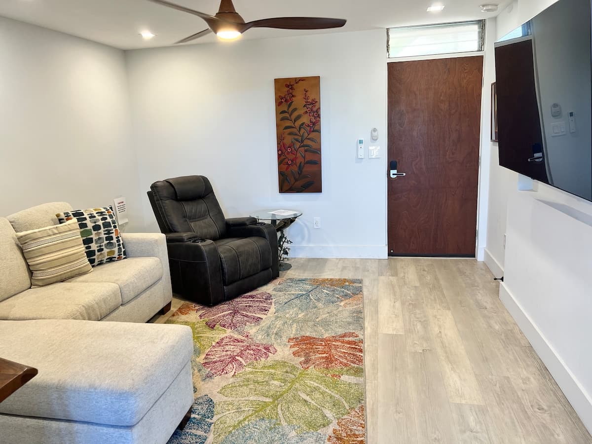 Kalama Terrace Renovated Retreat, AC! - Photo 3