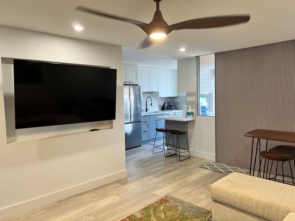 Kalama Terrace Renovated Retreat, AC! - Photo 5