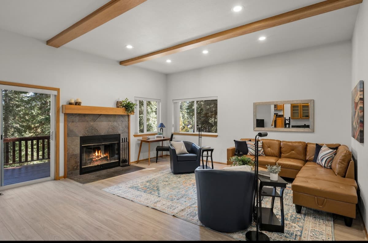 Home in Incline Village · ★5.0 · 4 bedrooms · 7 beds · 3 private baths - Photo 5