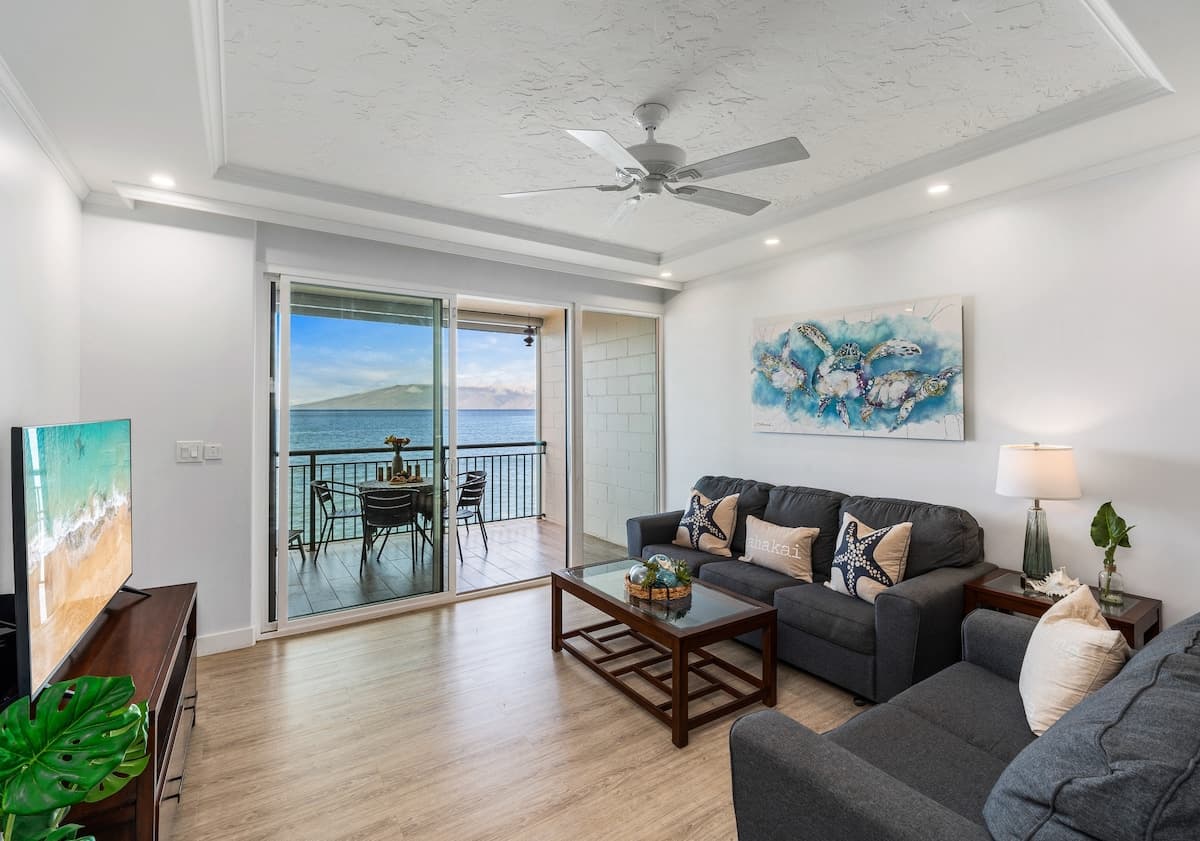 Condo in Lahaina · ★5.0 · 3 bedrooms · 5 beds · 2.5 private baths - Photo 3