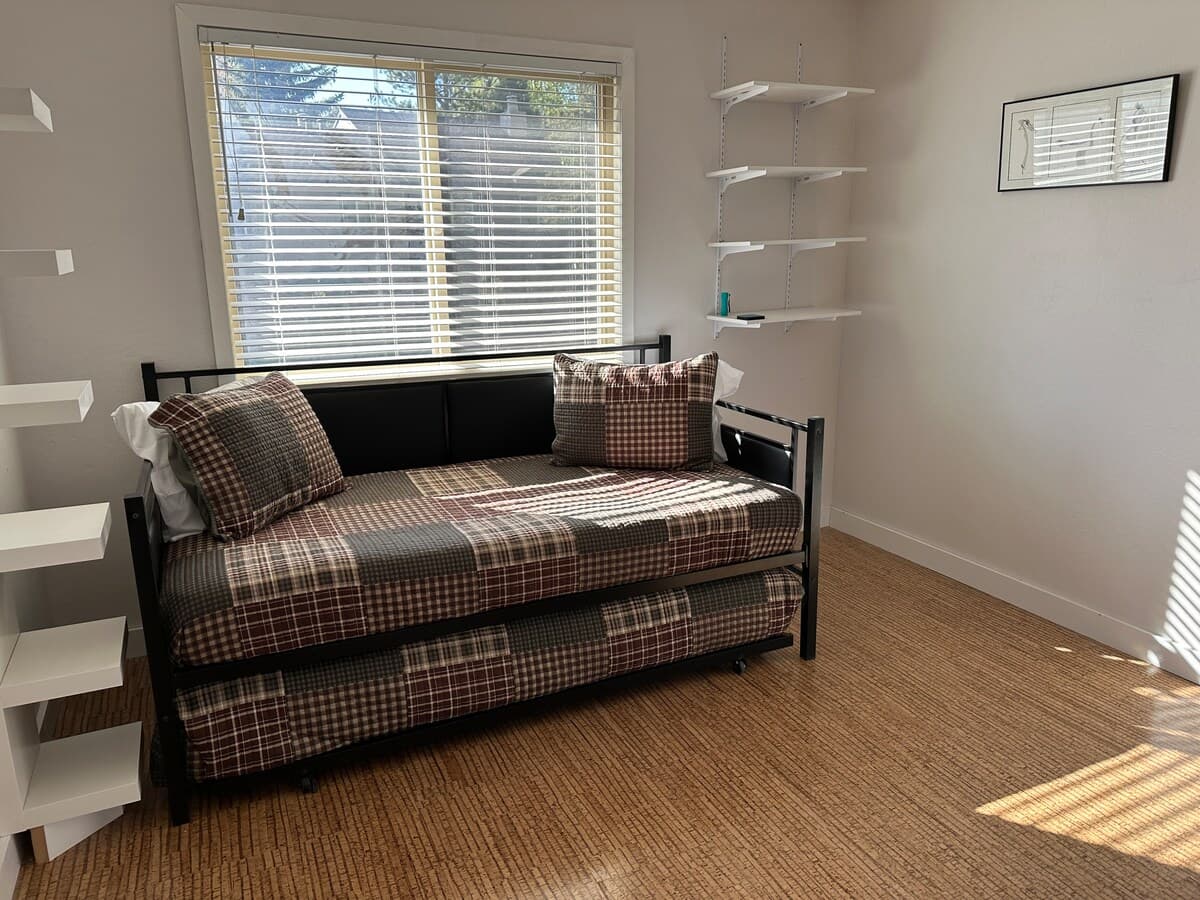 Lake Forest Condo with EV Charger & Pickleball - Photo 3