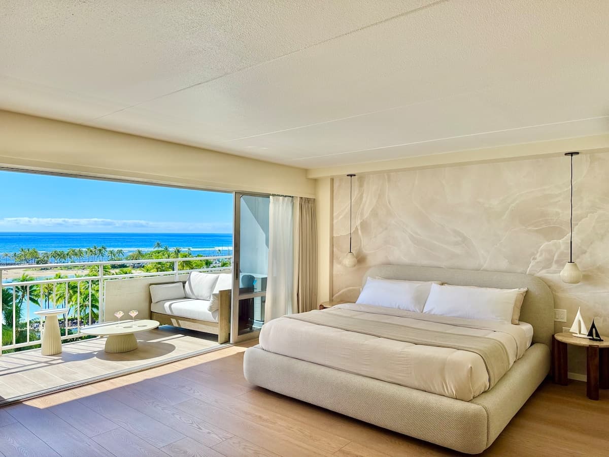Condo in Honolulu · ★4.92 · 1 bedroom · 2 beds · 1 private bath - Photo 5