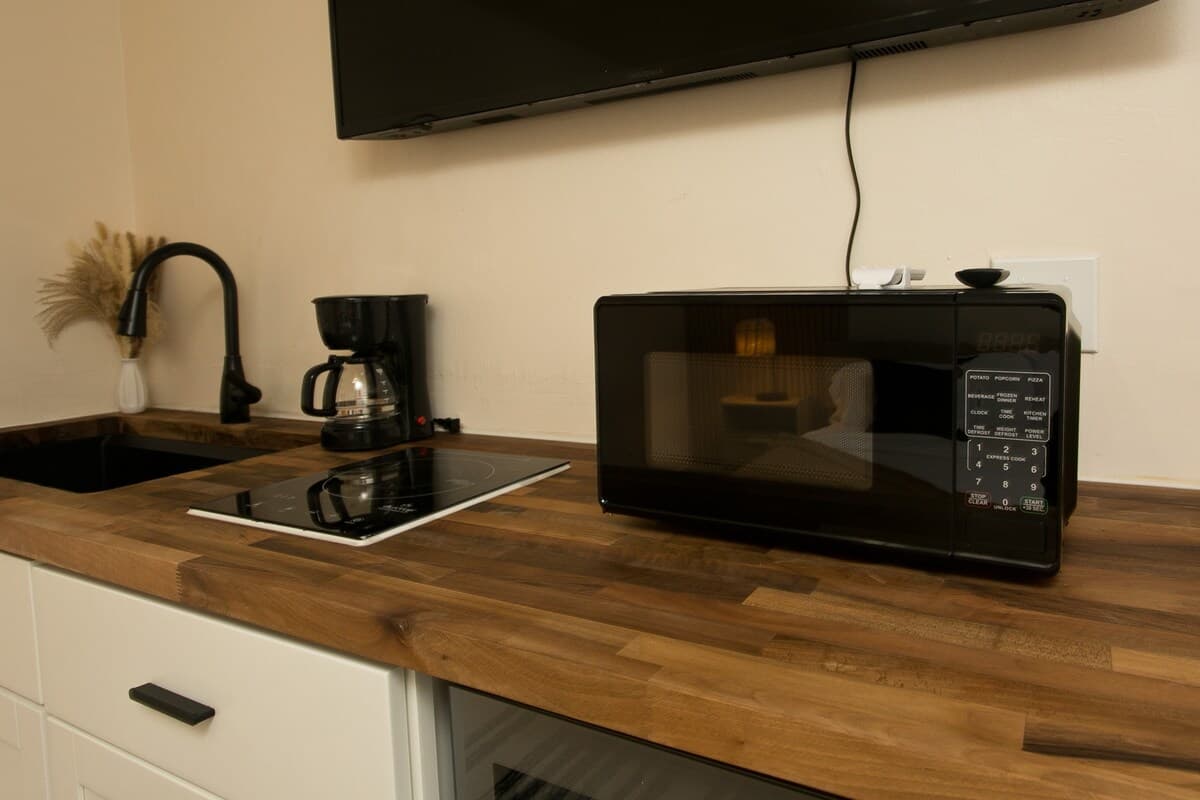 Island Escape Studio, Newly Renovated, AC - Photo 5