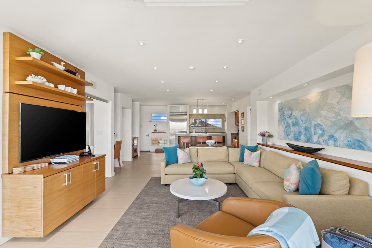 Condo in Honolulu · ★4.97 · 2 bedrooms · 2 beds · 2 private baths - Photo 5