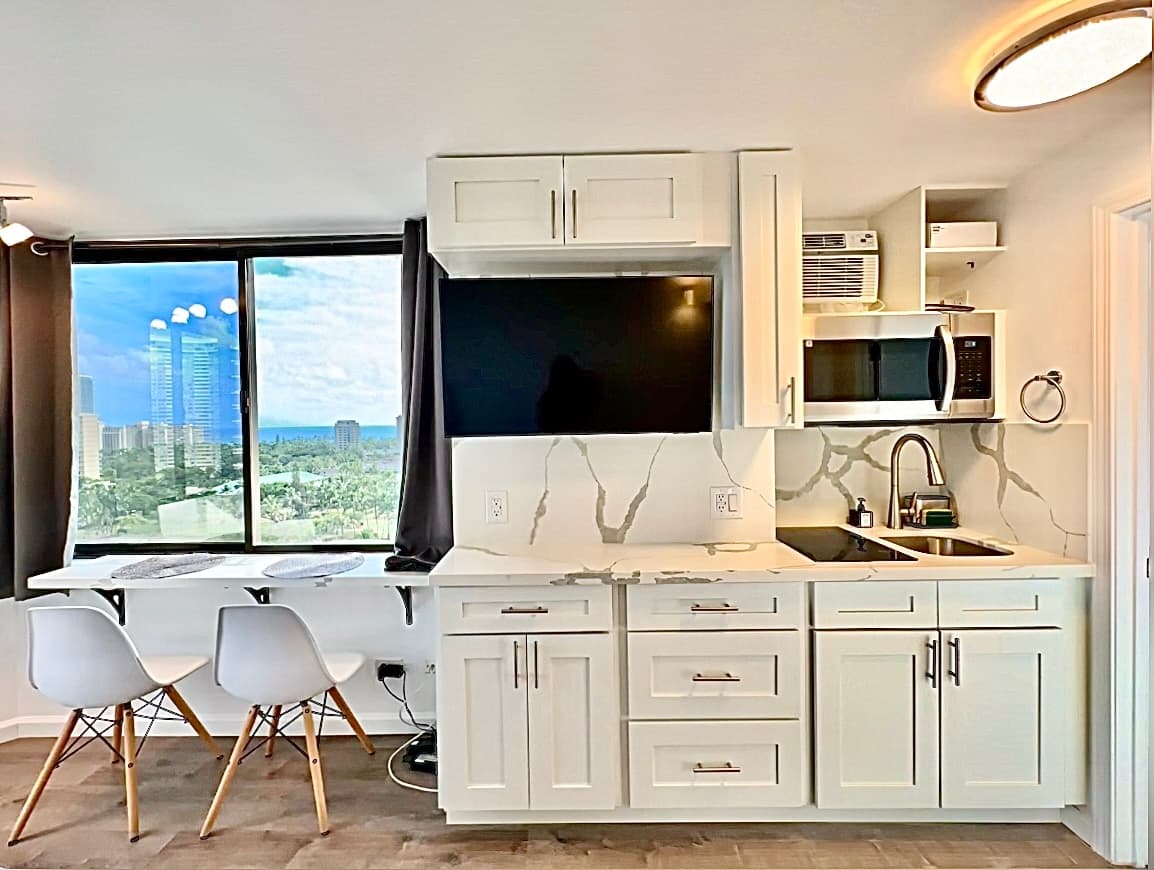 Condo in Honolulu · ★4.97 · Studio · 1 bed · 1 private bath - Photo 1