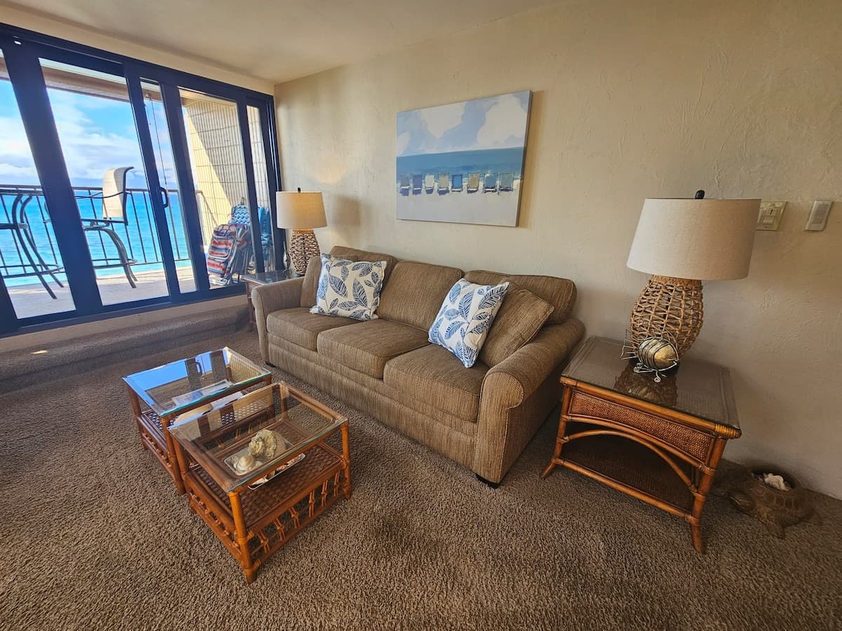 Condo in Lahaina · ★4.88 · 1 bedroom · 1 bed · 1 bath - Photo 4