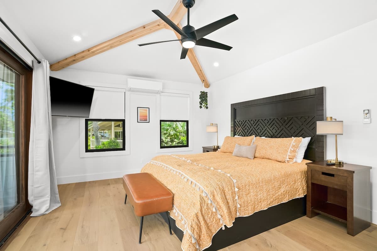 Home in Princeville · ★5.0 · 4 bedrooms · 11 beds · 7.5 private baths - Photo 4