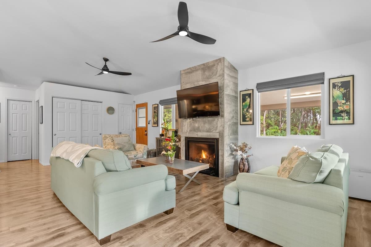 Home in Volcano · ★4.99 · 3 bedrooms · 4 beds · 2 baths - Photo 3