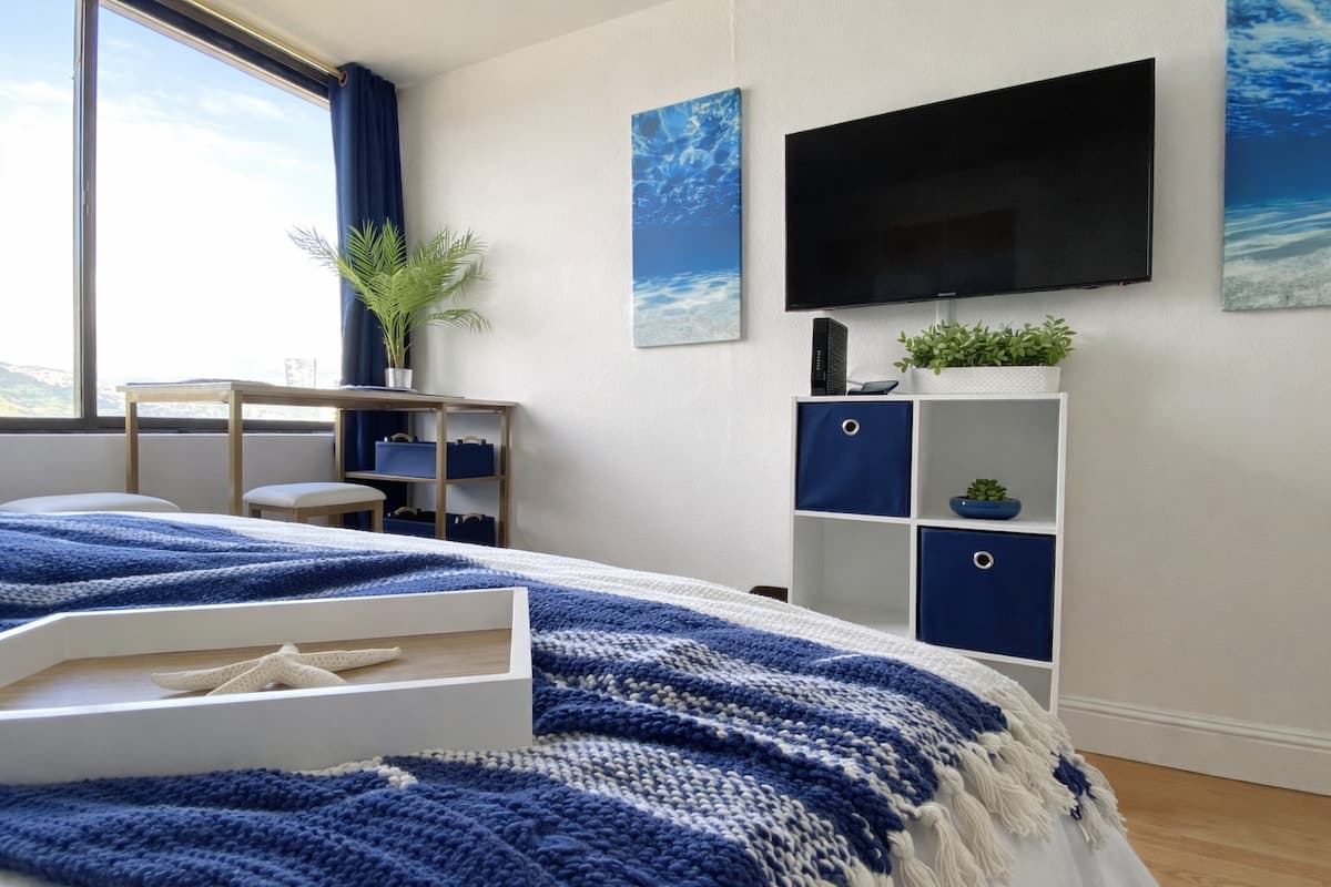High Above Waikiki: Serenity Studio Escape - Photo 4