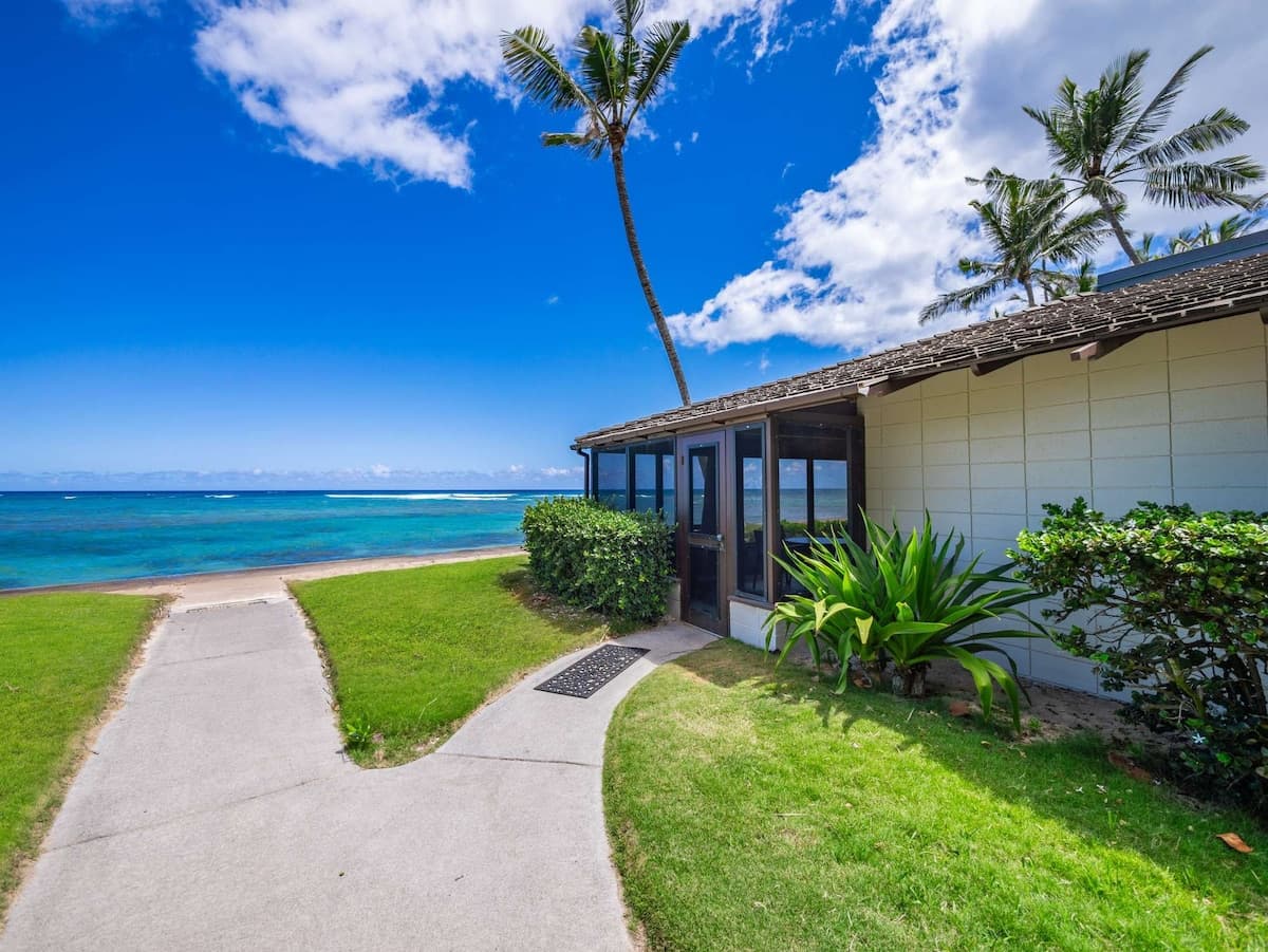 Island Jewel, North Shore Bliss - Photo 1
