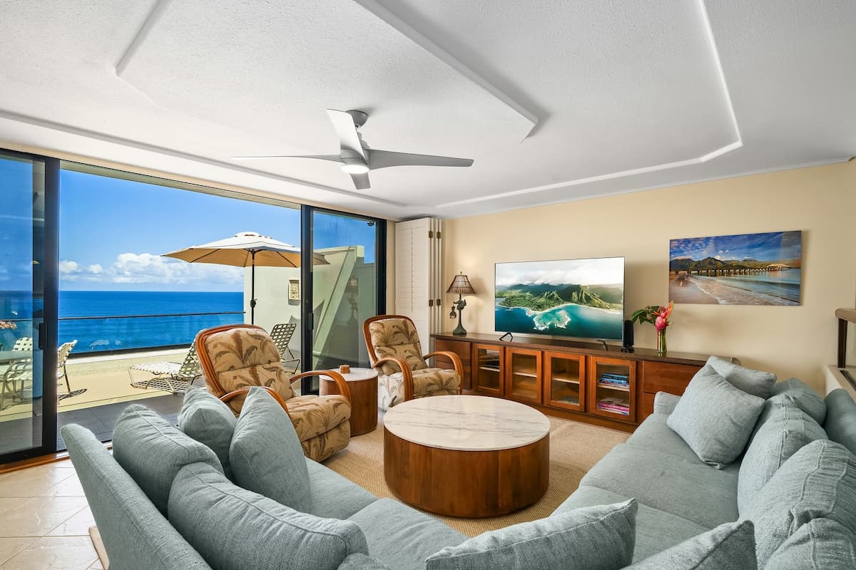 Stunning Puu Poa 306 - end unit - panoramic views - Photo 1