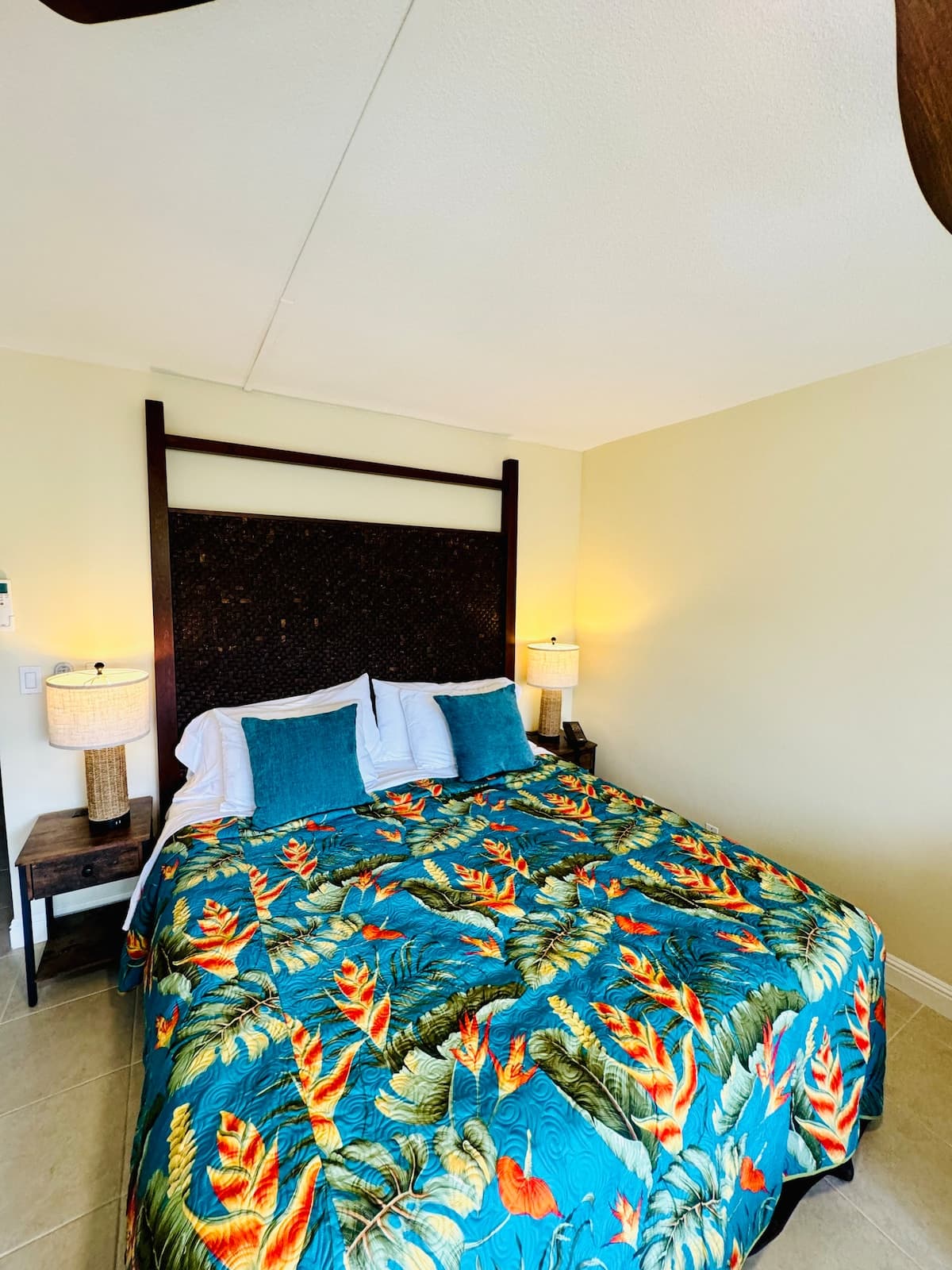 Tropical Paradise #13 at HBR, beach access & AC - Photo 2