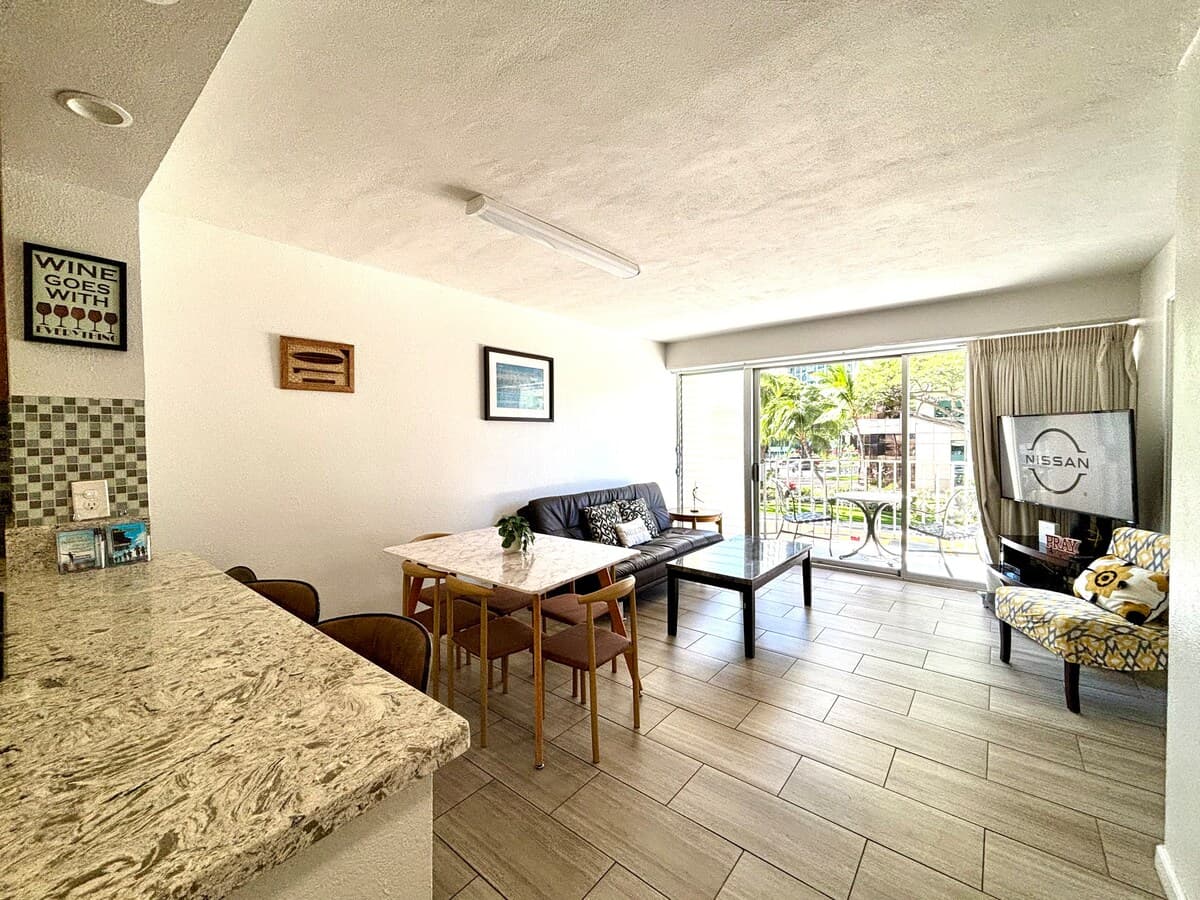 Waikiki 2-bedroom FREE parking/kitchen 207 - Photo 2