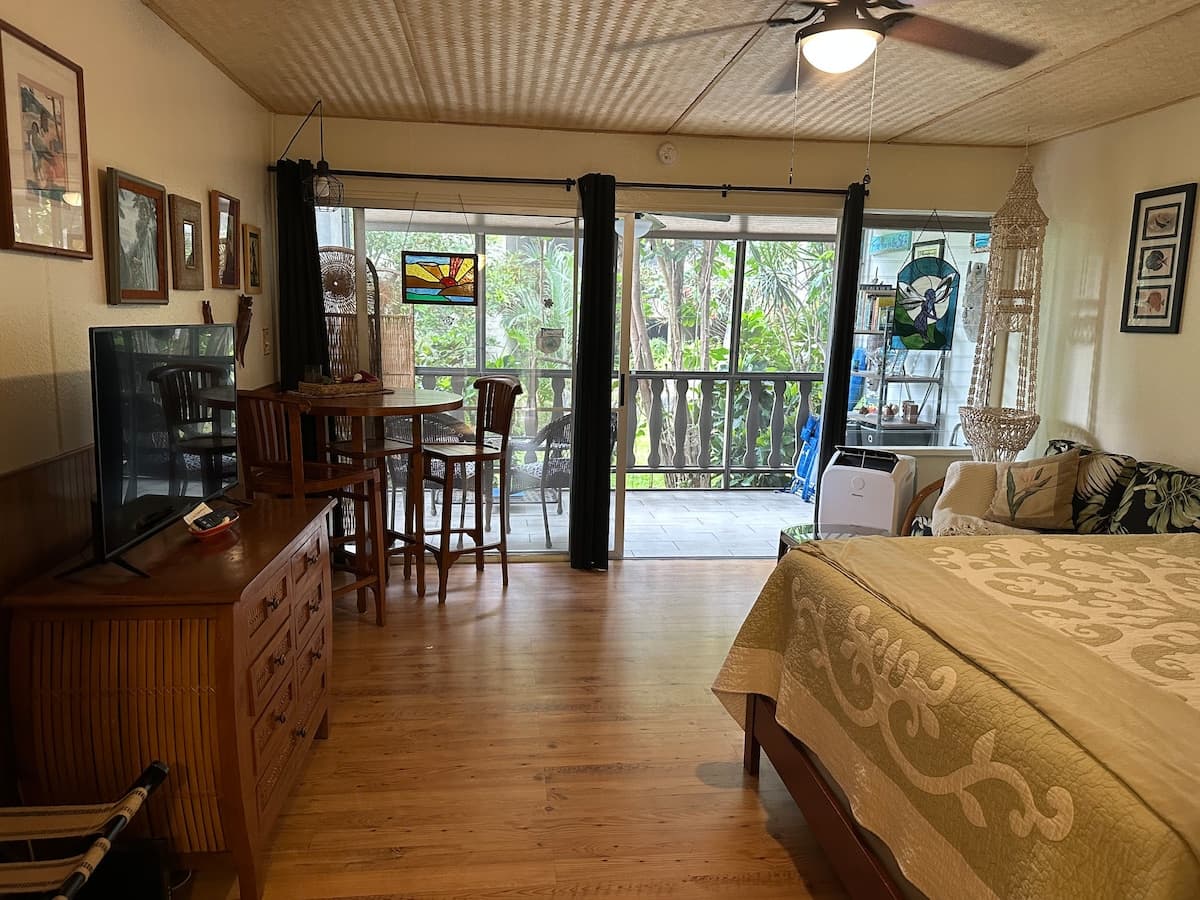 Condo in Kailua-Kona · ★4.84 · Studio · 1 bed · 1 bath - Photo 1