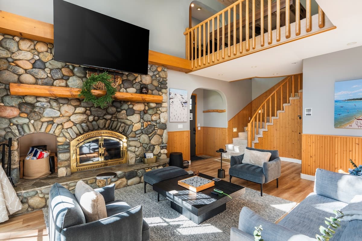 Helios Alpine Retreat with Hot Tub & EV Charger - Photo 5
