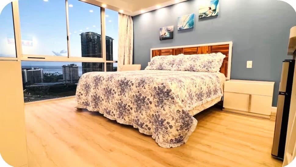 Condo in Honolulu · ★4.98 · Studio · 1 bed · 1 private bath - Photo 1