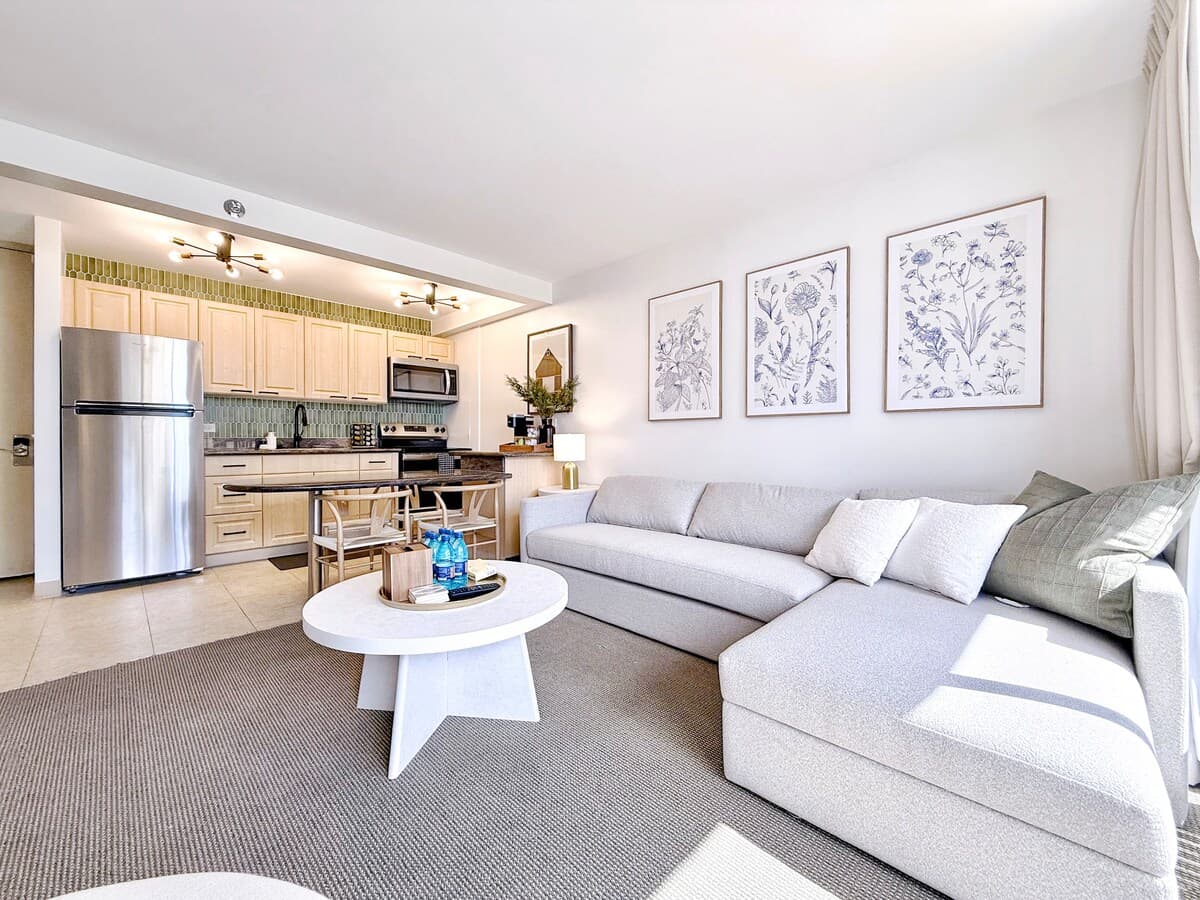 23FL-Waikiki Gem-1BR w/Partial Ocean Views - Photo 2
