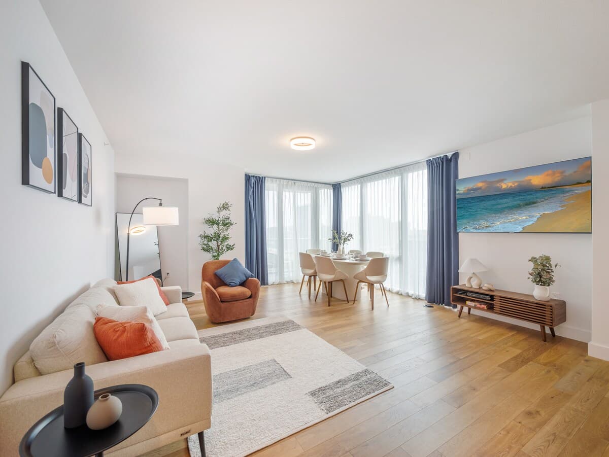 Condo in Honolulu · ★5.0 · 2 bedrooms · 3 beds · 2 private baths - Photo 4