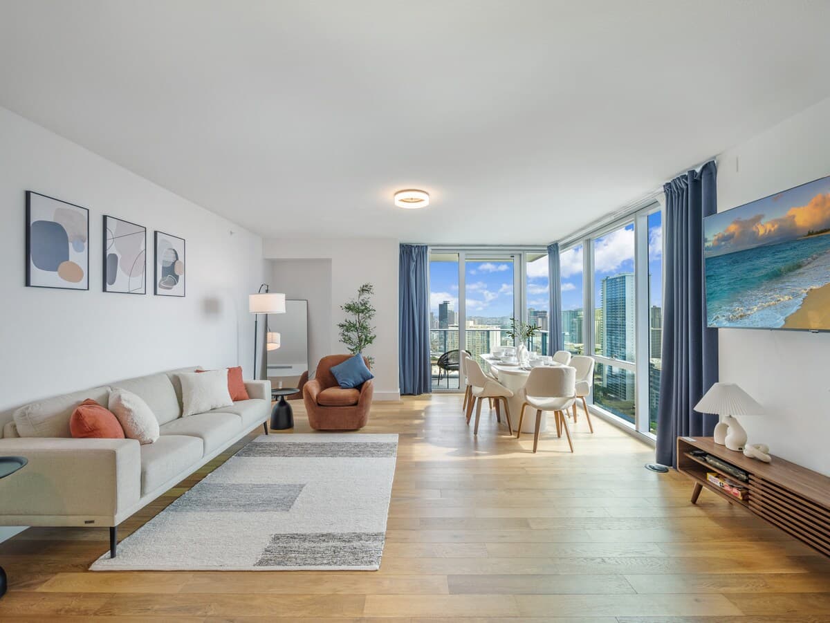 Condo in Honolulu · ★5.0 · 2 bedrooms · 3 beds · 2 private baths - Photo 2