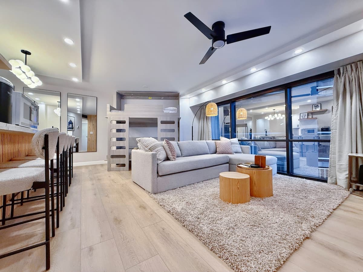 Financial District 1BR-Fully Renovated w/Parking - Photo 3