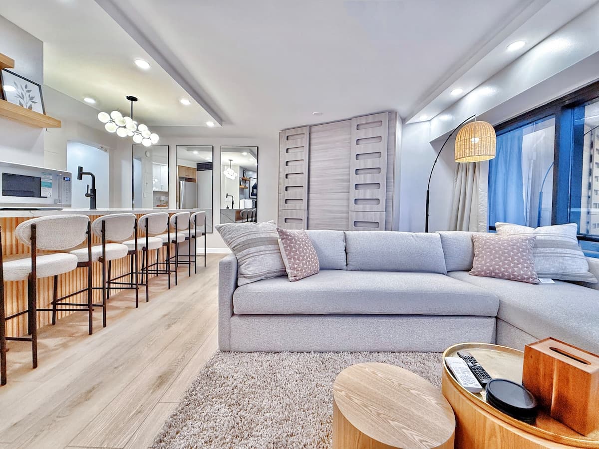 Financial District 1BR-Fully Renovated w/Parking - Photo 5