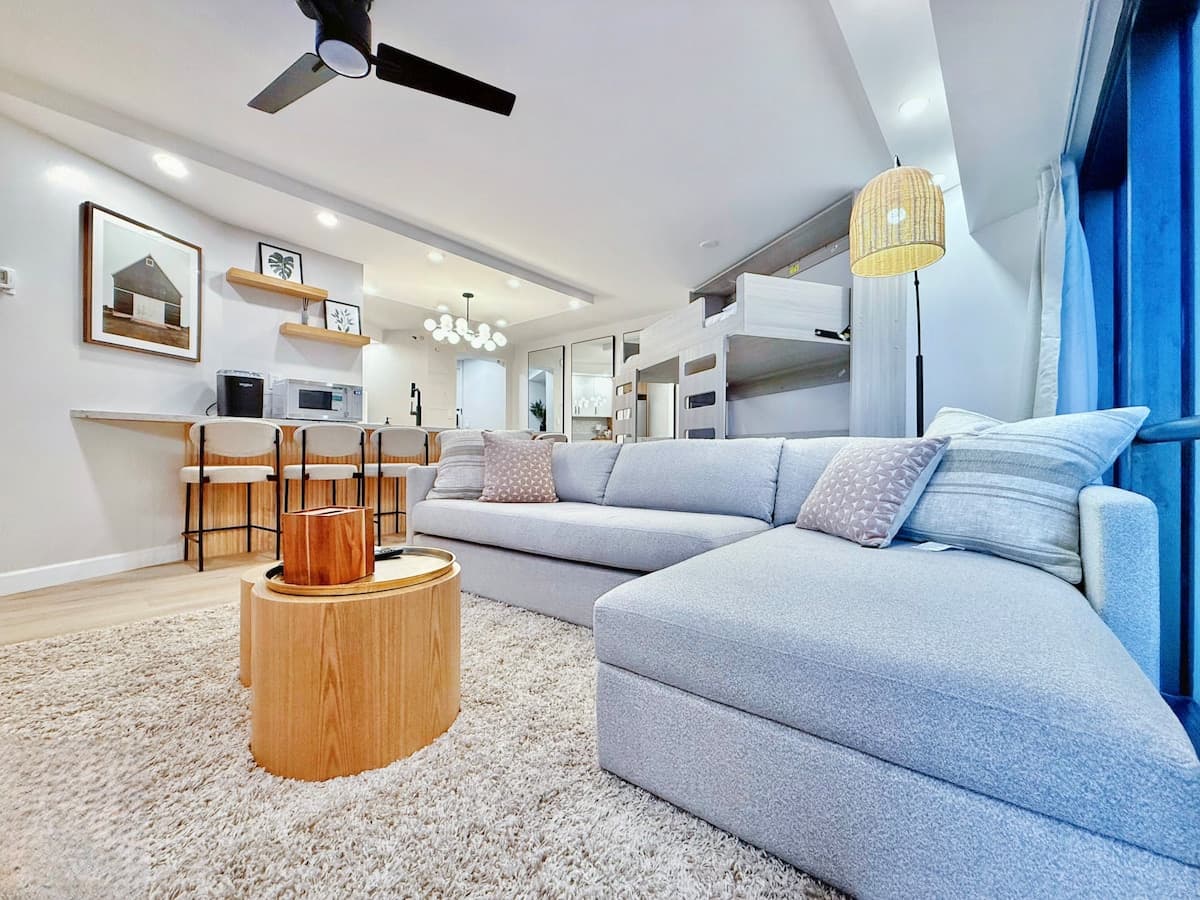 Financial District 1BR-Fully Renovated w/Parking - Photo 2