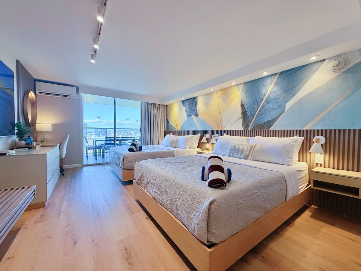 Condo in Honolulu · ★4.96 · Studio · 2 beds · 1 private bath - Photo 1