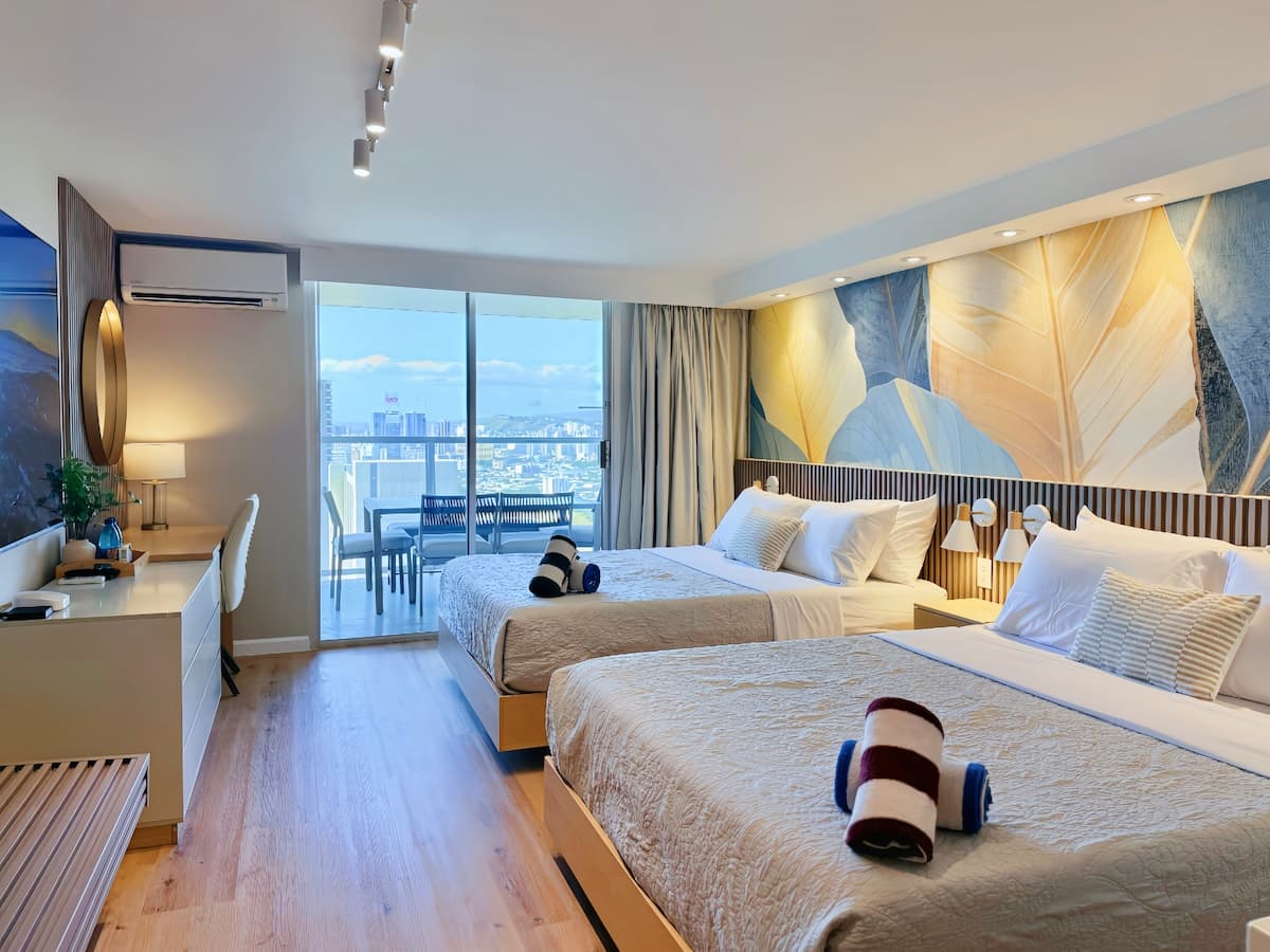 Condo in Honolulu · ★4.96 · Studio · 2 beds · 1 private bath - Photo 2