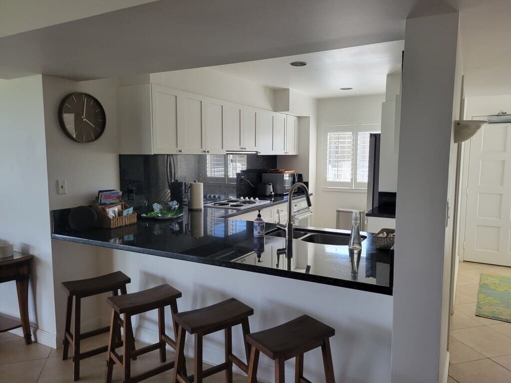 Penthouse condo with Ocean Views - Photo 4